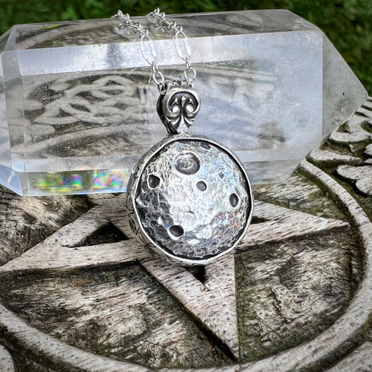 Full Moon Medallion ~ Stars